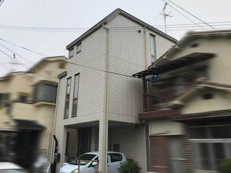 住宅地に建つヘーベルハウスの住宅